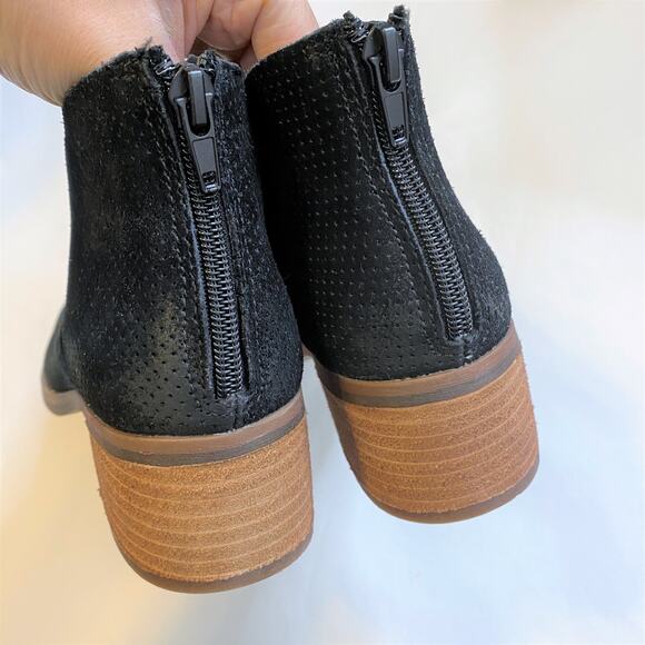 KORKS Black Suede Maldon Bootie 6M - Picture 8 of 11